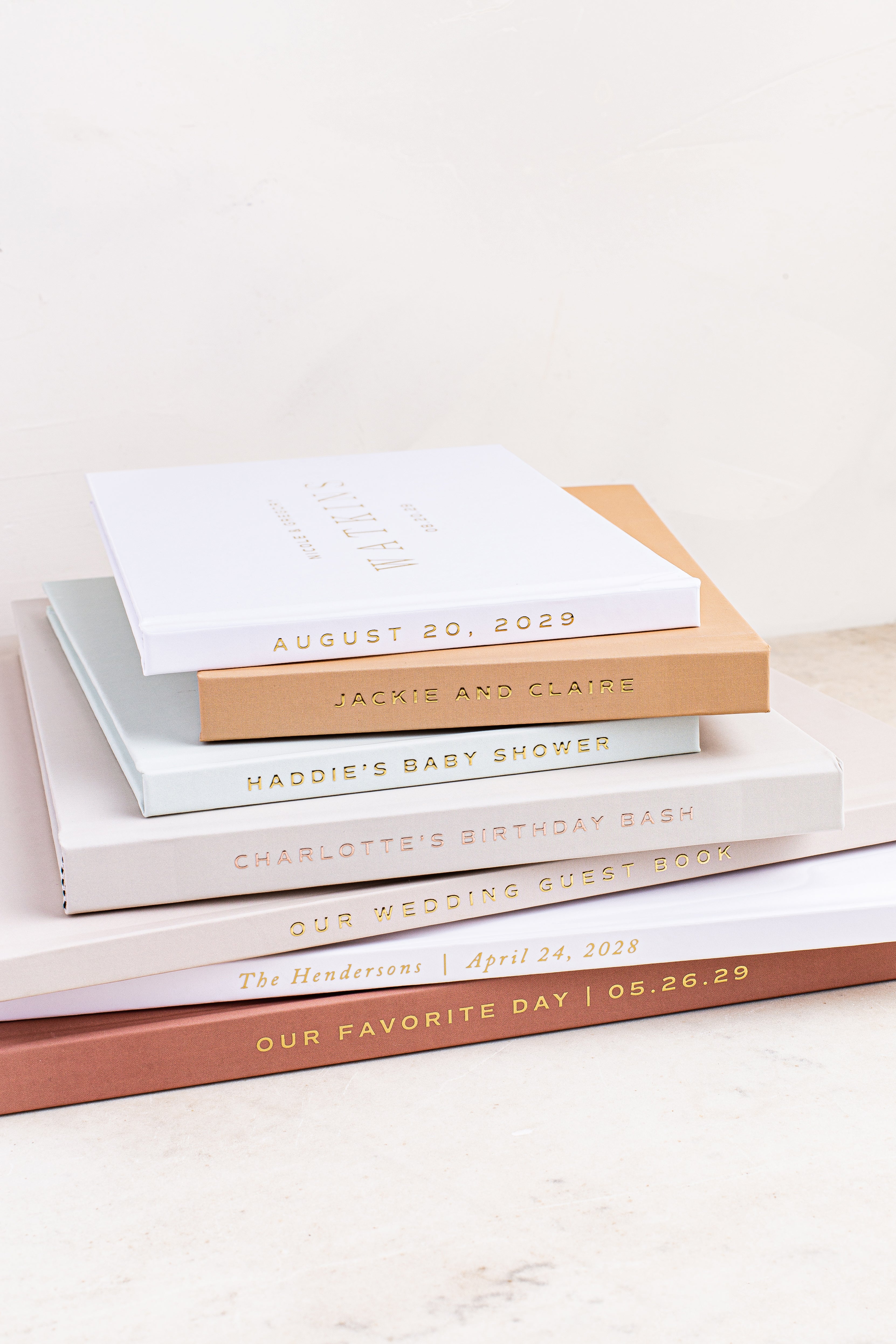 How to Set up Your Wedding Guest Book Table