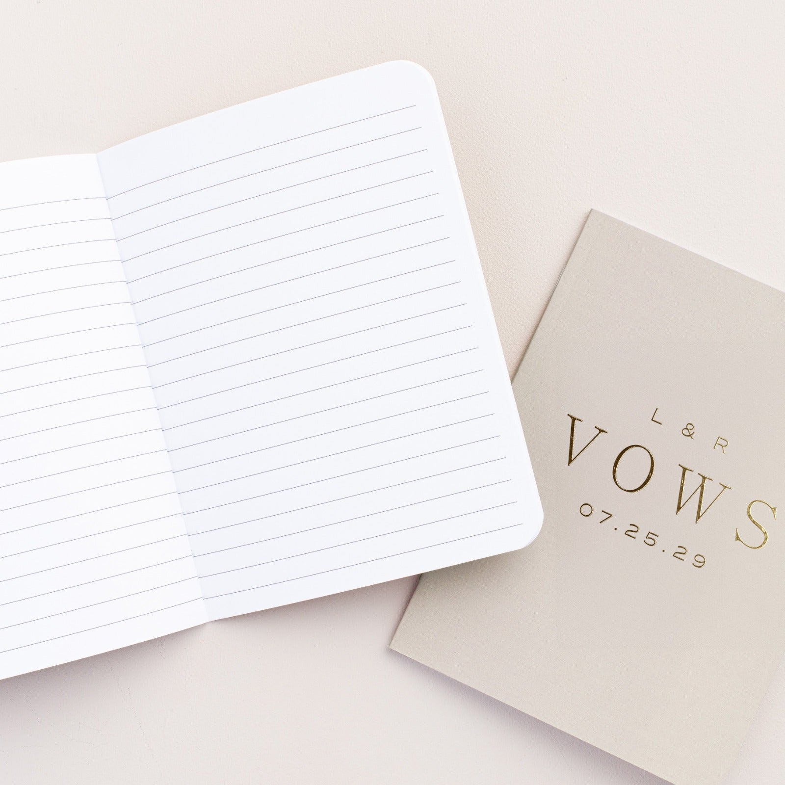 Chic Simplicity Vow Books